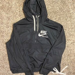 NIKE SPORTSWEAR HALF ZIP WINDBREAKER